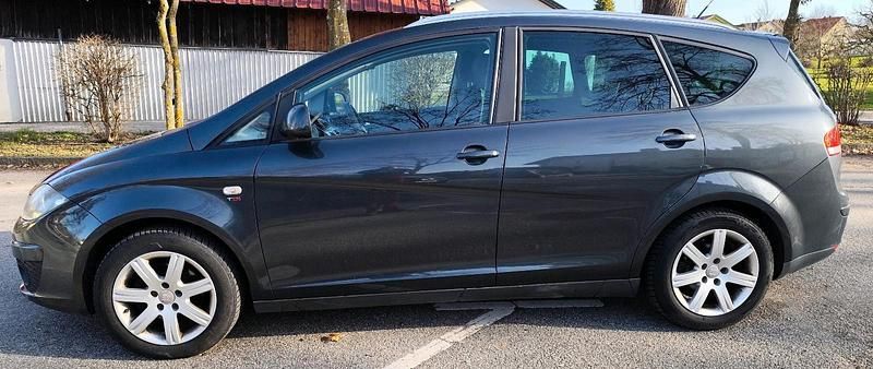 Gebraucht Seat Altea XL Style 140 PS (102 kW) 2011 Grau Van / Kleinbus