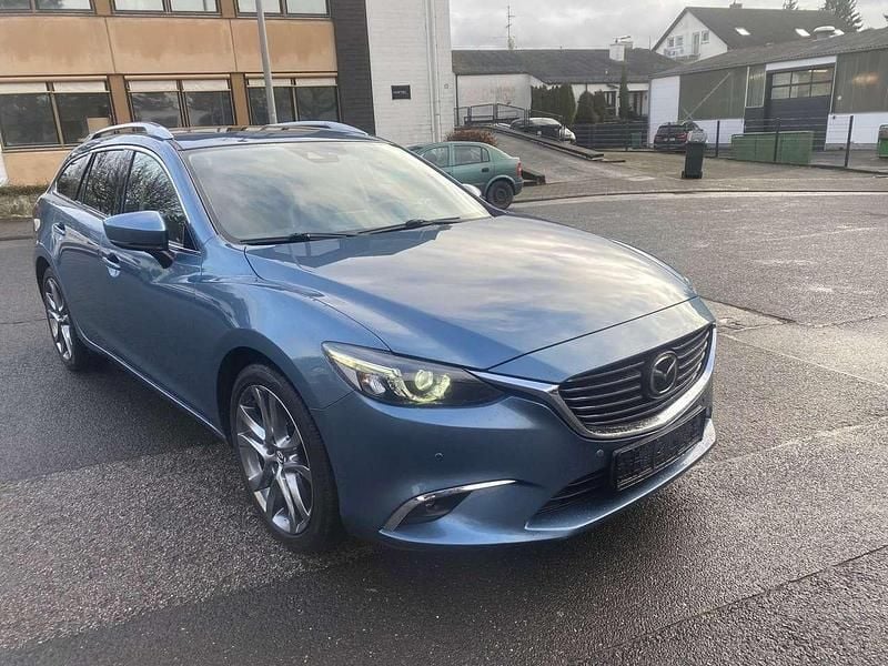 Saphirblau metallic Gebraucht 2017 Mazda 6 Nakama Intense Kombi | 11.299 € (Fairer Preis) - Bild 1/4
