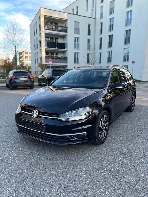 Schwarz Gebraucht 2018 VW Golf VII Edition Kombi | 8.490 € (Guter Preis) - Bild 1/4