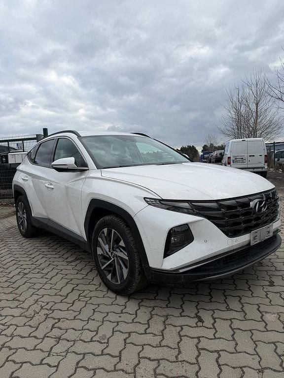 Gebraucht Hyundai Tucson Select 136 PS (100 kW) 2023 Weiß SUV