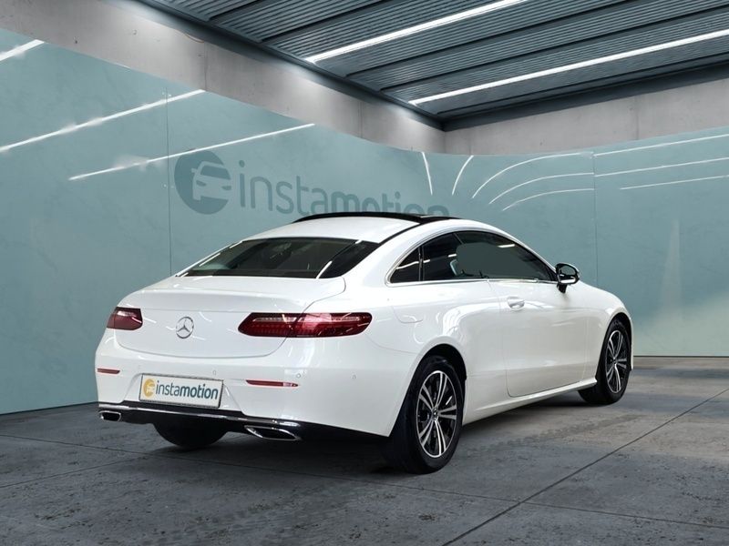 Gebraucht Mercedes E220 Avantgarde 194 PS (142 kW) 2021 Weiß Coupé