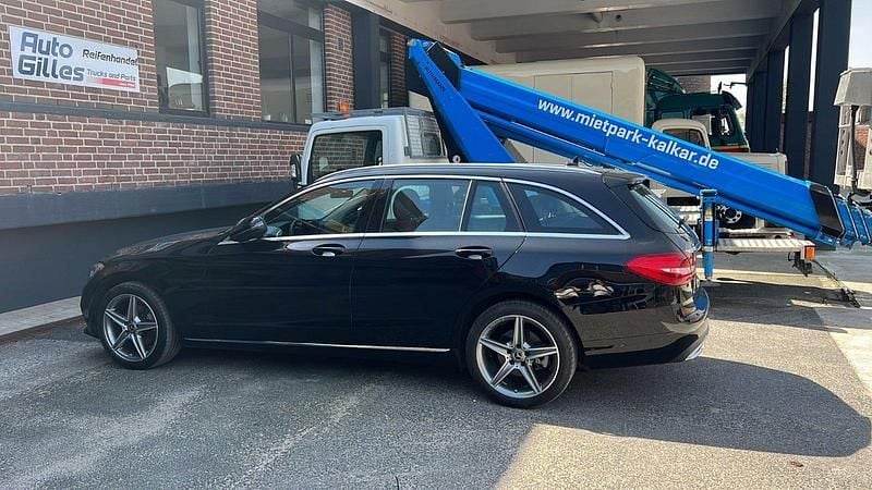 Gebraucht Mercedes C220 194 PS (142 kW) 2019 Schwarz Kombi