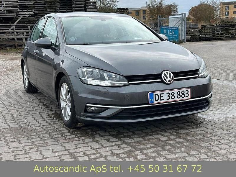 Grau Gebraucht 2017 VW Golf VII Comfortline Limousine | 8.800 € (Superpreis) - Bild 1/4