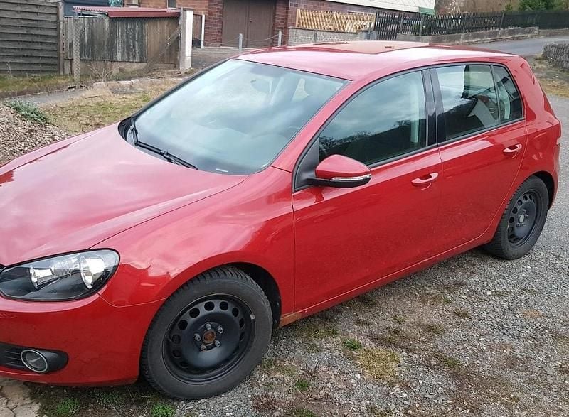 Gebraucht VW Golf VI 110 PS (80 kW) 2010 Rot Kleinwagen