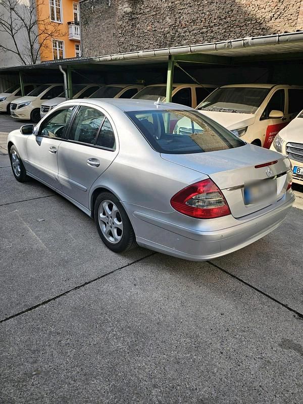Gebraucht Mercedes E200 184 PS (135 kW) 2006 Silber Limousine