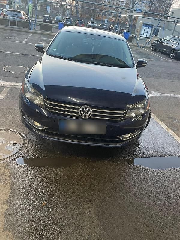 Gebraucht VW Passat 140 PS (102 kW) 2014 Blau Limousine