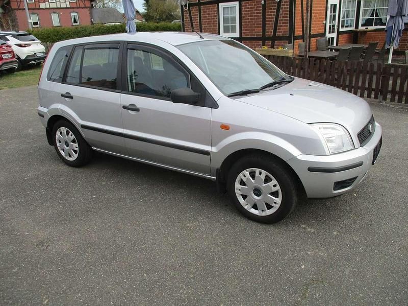 Gebraucht Ford Fusion Trend 80 PS (58 kW) 2002 Polarsilber metallic Kleinwagen