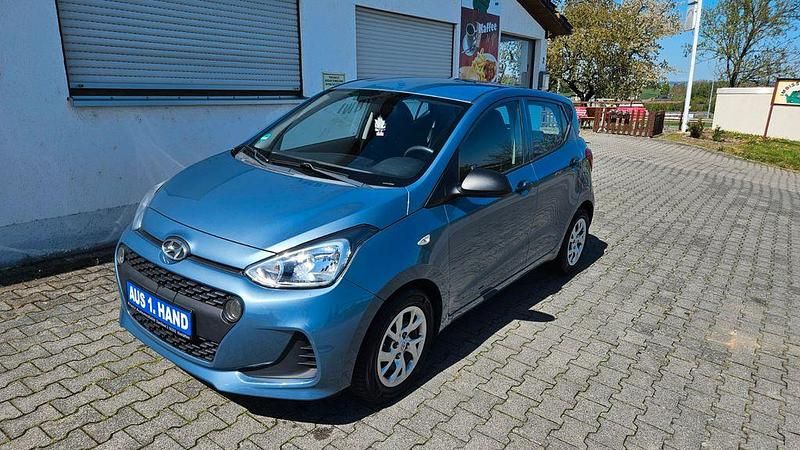 Blau Gebraucht 2017 Hyundai i10 Basis Kleinwagen | 6.780 € (Fairer Preis) - Bild 1/4
