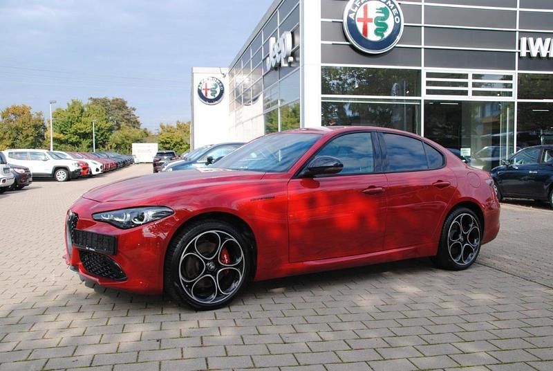 Rot Gebraucht 2023 Alfa Romeo Giulia Competizione Limousine | 38.990 € (Fairer Preis) - Bild 1/1