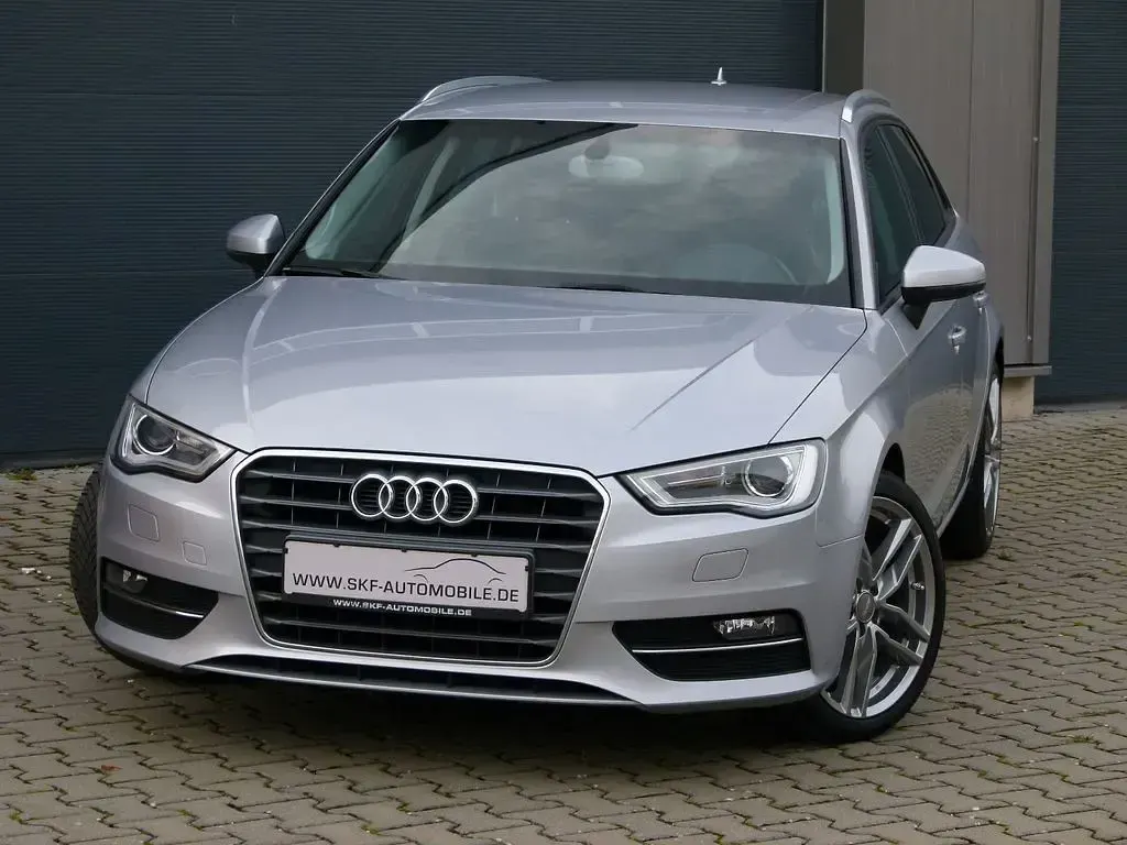 Gebraucht Audi A3 Ambiente 150 PS (110 kW) 2015 Florettsilber metallic Limousine