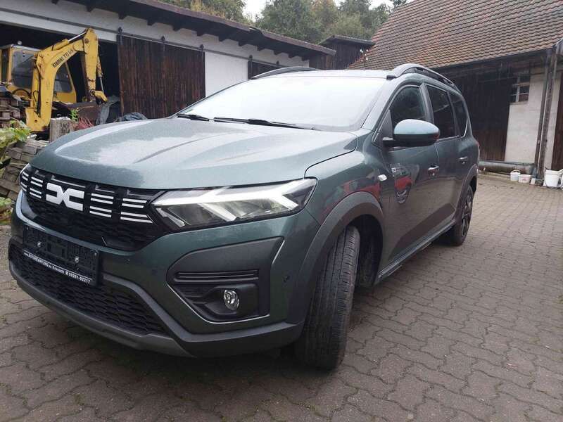 Safarigrün kqm und andere Neu 2025 Dacia Jogger Expression Kombi | 20.589 € (Guter Preis) - Bild 1/4