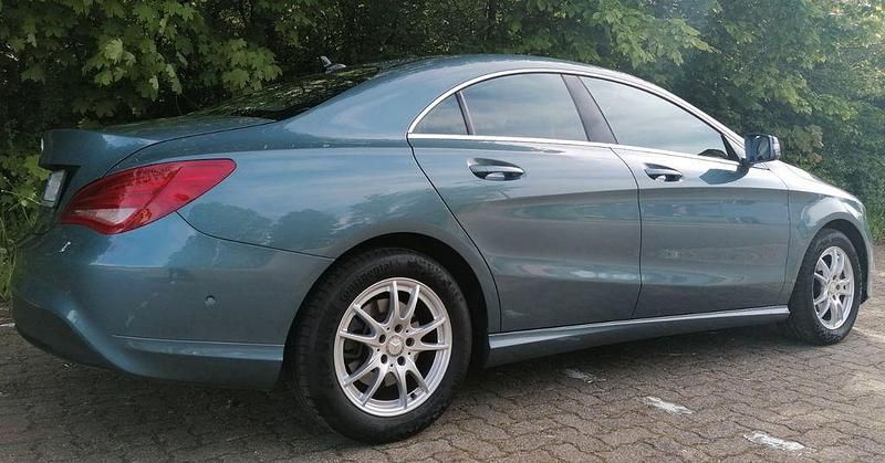 Gebraucht Mercedes CLA180 122 PS (89 kW) 2013 Blau Limousine