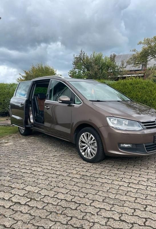 Gebraucht VW Sharan 140 PS (102 kW) 2011 Braun Van / Kleinbus