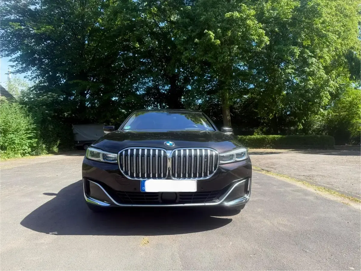 Gebraucht BMW 745e 285 PS (209 kW) 2020 Blau Limousine