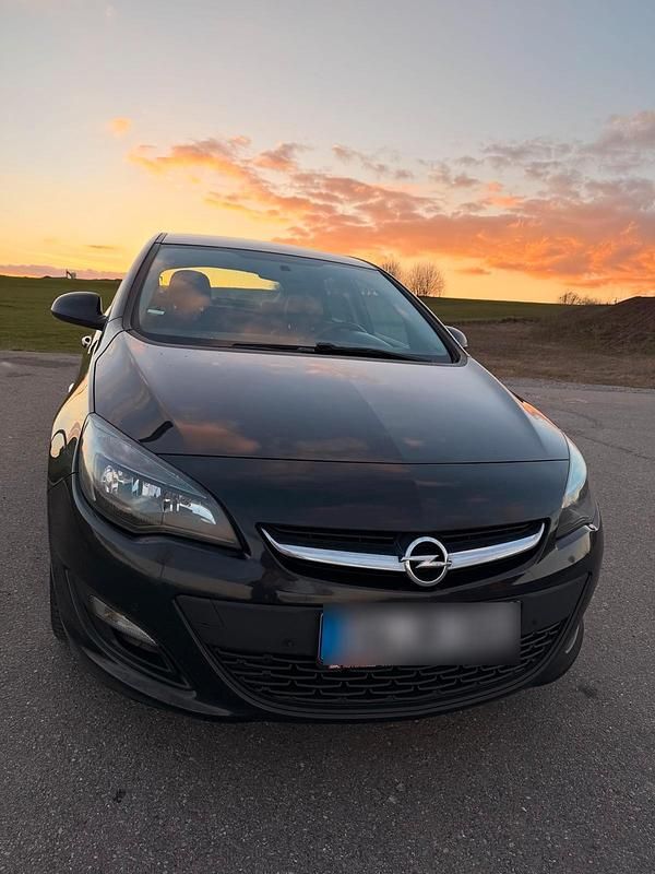 Gebraucht Opel Astra 116 PS (85 kW) 2014 Schwarz Limousine