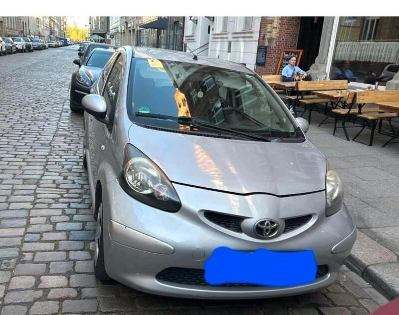 Grau Gebraucht 2008 Toyota Aygo Kleinwagen | 3.400 € (Fairer Preis) - Bild 1/4