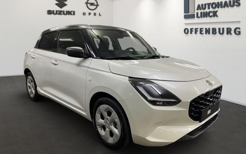 Neu Suzuki Swift Club 83 PS (61 kW) 2025 Premium silver metallic Kleinwagen