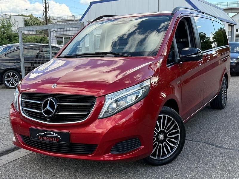 Rot Gebraucht 2018 Mercedes V250 Avantgarde Edition Van / Kleinbus | 41.650 € (Guter Preis) - Bild 1/4