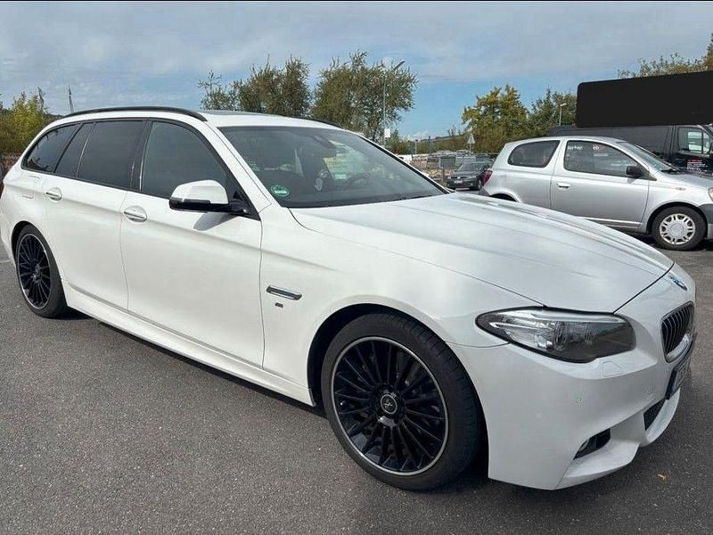 Weiß Gebraucht 2015 BMW 525 M Sport Kombi | 15.990 € (Fairer Preis) - Bild 1/4