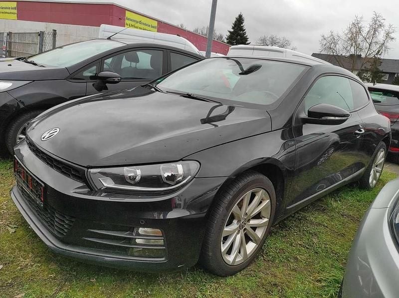 Gebraucht VW Scirocco CLUB 125 PS (91 kW) 2015 Deep black perleffekt Coupé