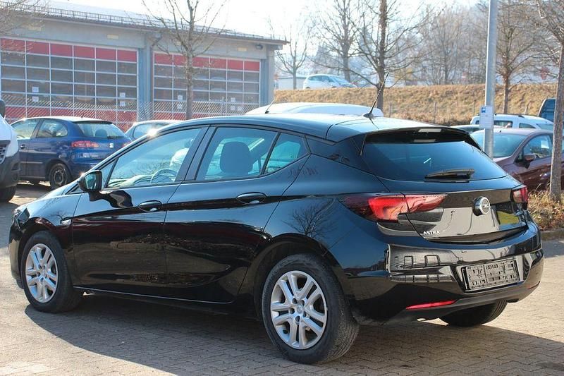 Gebraucht Opel Astra 131 PS (96 kW) 2020 Schwarz Limousine