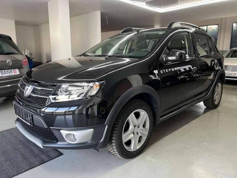 Gebraucht Dacia Sandero Prestige 90 PS (66 kW) 2014 Perlmuttschwarz Kleinwagen