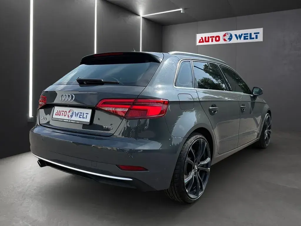 Gebraucht Audi A3 Comfort 116 PS (85 kW) 2017 Grau Limousine