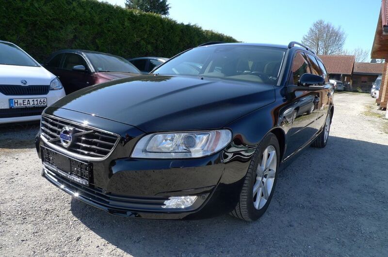 Schwarz Gebraucht 2016 Volvo V70 Linje Svart Kombi | 13.490 € (Etwas zu teuer) - Bild 1/4
