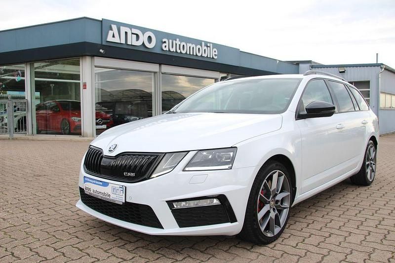 Bila moon/moon white Gebraucht 2018 Skoda Octavia RS Kombi | 20.800 € (Fairer Preis) - Bild 1/4