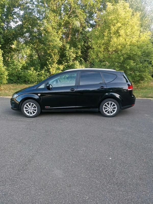 Schwarz Gebraucht 2011 Seat Altea XL Van / Kleinbus | 6.000 € (Teuer) - Bild 1/4