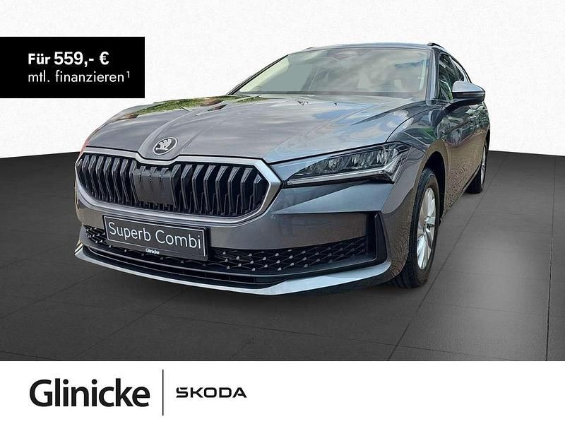 Graphitegrau metallic Gebraucht 2025 Skoda Superb Essence Kombi | 40.090 € - Bild 1/1