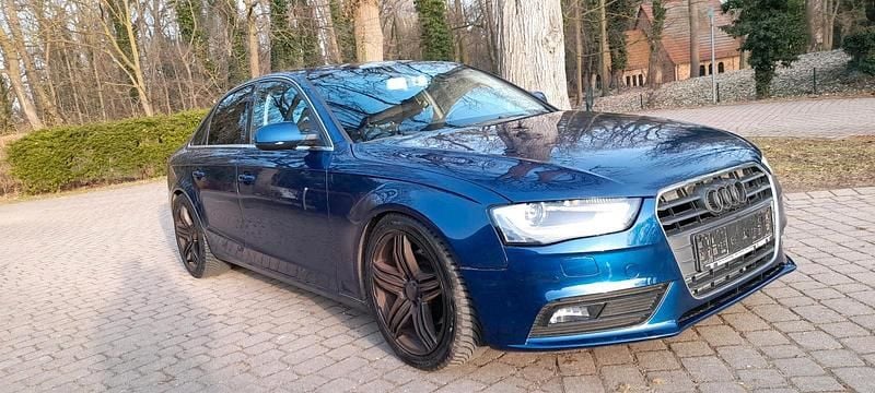 Gebraucht Audi A4 170 PS (125 kW) 2014 Blau Limousine