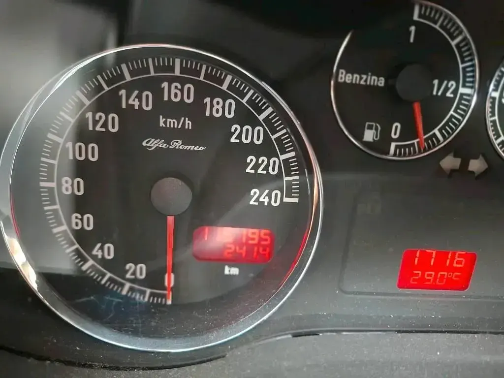 Gebraucht Alfa Romeo 147 105 PS (77 kW) 2007 Silber Kleinwagen