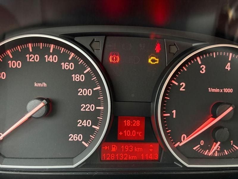 Gebraucht BMW 120 Cabriolet 170 PS (125 kW) 2008 Weiß Cabrio