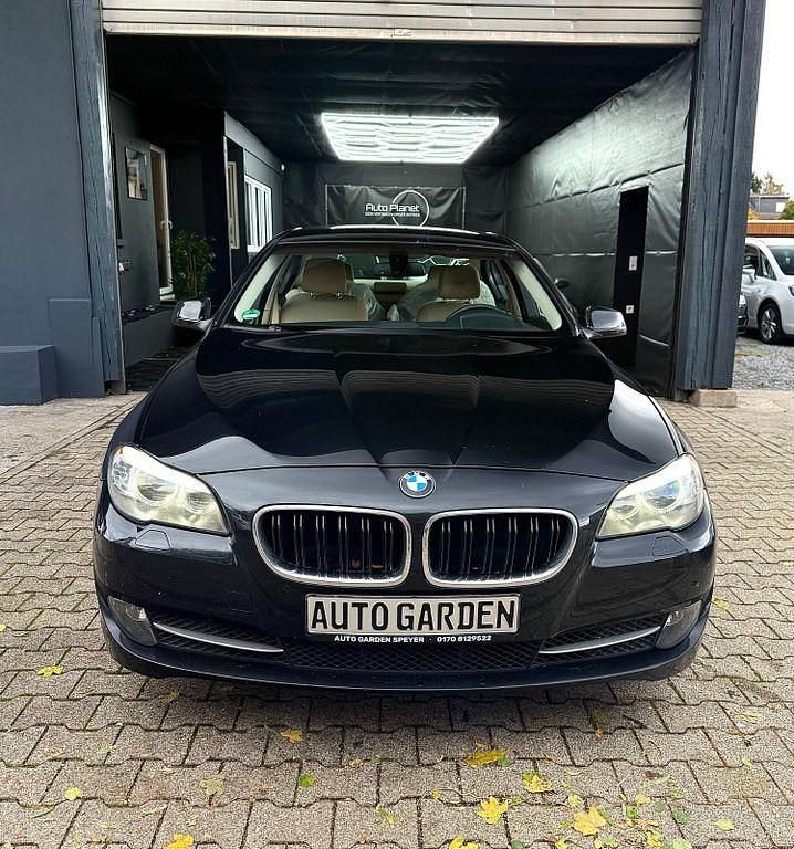 Gebraucht BMW 528 258 PS (189 kW) 2011 Saphirschwarz Limousine