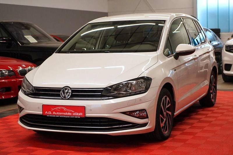 Weiß Gebraucht 2018 VW Golf Sportsvan Join Van / Kleinbus | 13.950 € (Guter Preis) - Bild 1/4