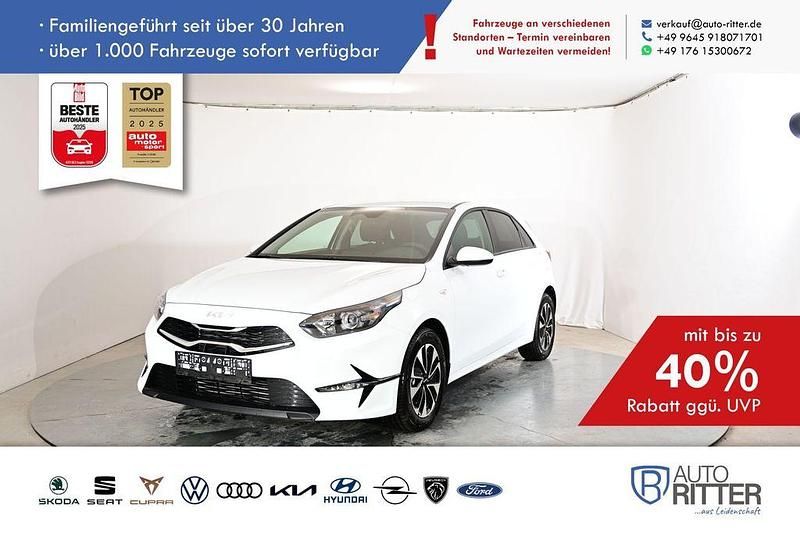 Weiß Neu 2025 Kia Ceed Silver Kleinwagen | 22.590 € (Fairer Preis) - Bild 1/4