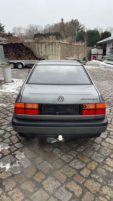 Gebraucht VW Vento 75 PS (55 kW) 1993 Grau Limousine