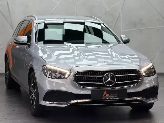 Gebraucht Mercedes E300 194 PS (142 kW) 2021 Hightechsilber metallic Kombi