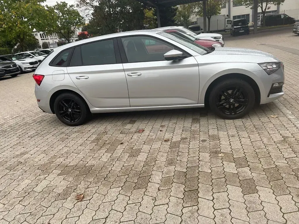 Gebraucht Skoda Scala Ambition 116 PS (85 kW) 2019 Silber Kleinwagen