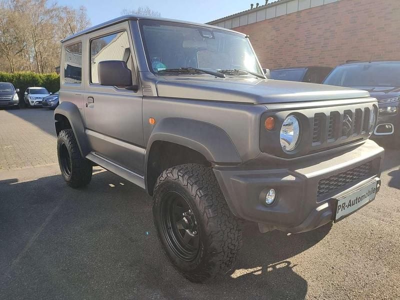 Gebraucht Suzuki Jimny 102 PS (75 kW) 2019 Grau foliert SUV