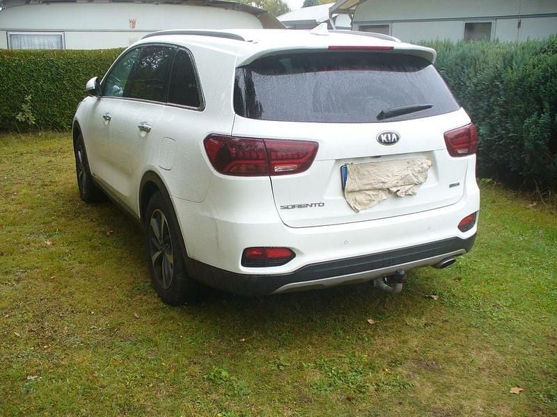 Weiß Gebraucht 2019 Kia Sorento Spirit SUV | 23.500 € (Guter Preis) - Bild 1/4