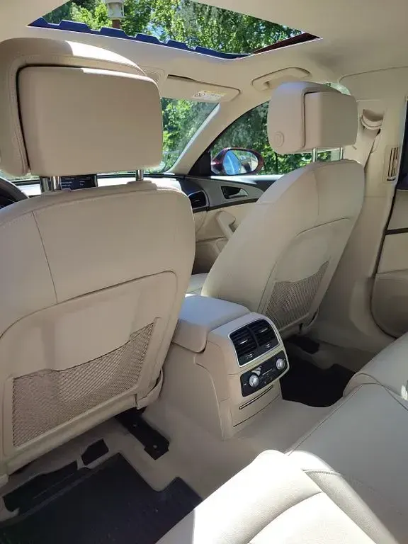 Gebraucht Audi A6 Ambiente 190 PS (139 kW) 2016 Rot Limousine