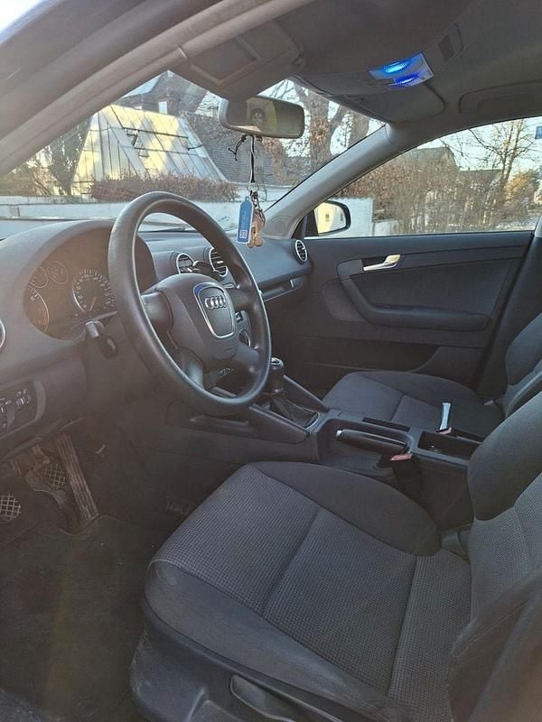 Gebraucht Audi A3 Ambiente 116 PS (85 kW) 2006 Blau Kleinwagen