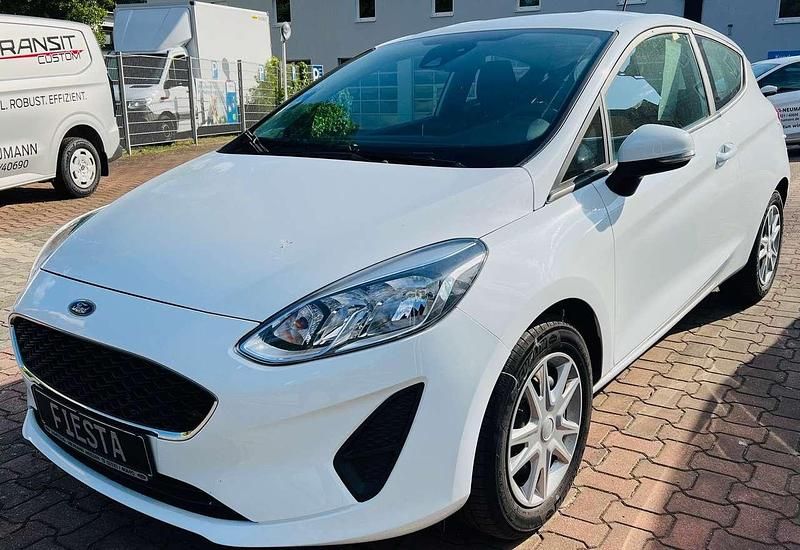 Frostweiß Gebraucht 2018 Ford Fiesta Trend Kleinwagen | 9.990 € (Fairer Preis) - Bild 1/4