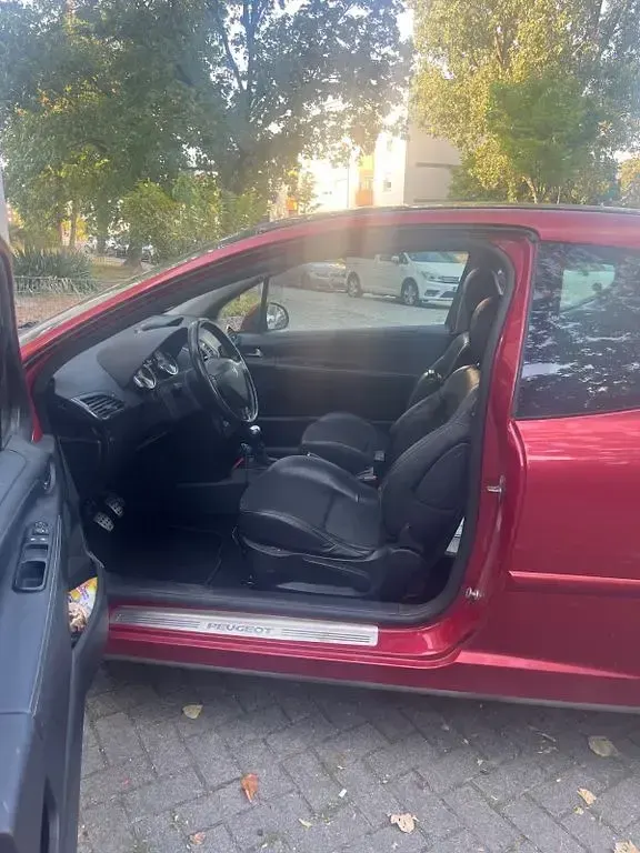 Gebraucht Peugeot 207 Platinum 150 PS (110 kW) 2007 Rot Kleinwagen