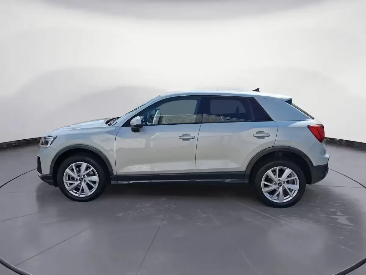 Gebraucht Audi Q2 Advanced Plus 150 PS (110 kW) 2025 Tausilber metallic SUV
