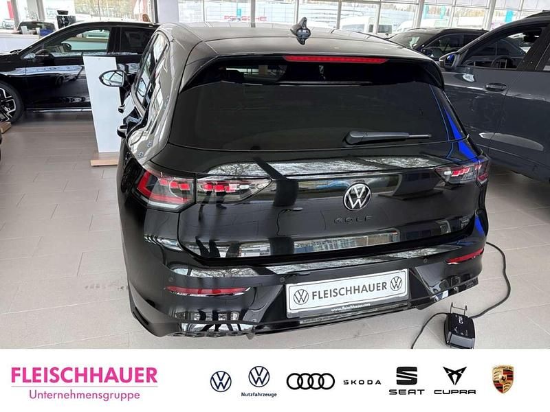 Neu VW Golf VIII R-line 150 PS (110 kW) 2026 Schwarz Limousine