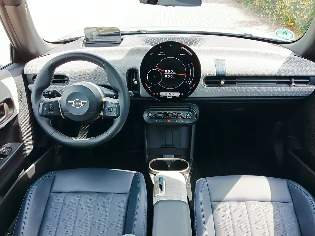 Gebraucht Mini Cooper Favoured 156 PS (114 kW) 2024 Silber Kleinwagen
