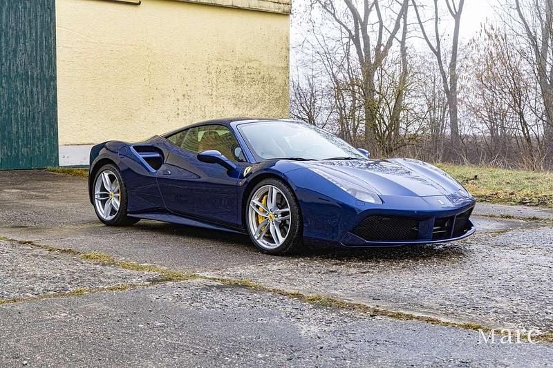 Second-hand Ferrari 488 670 CP (492 kW) 2018 Albastru Coupe